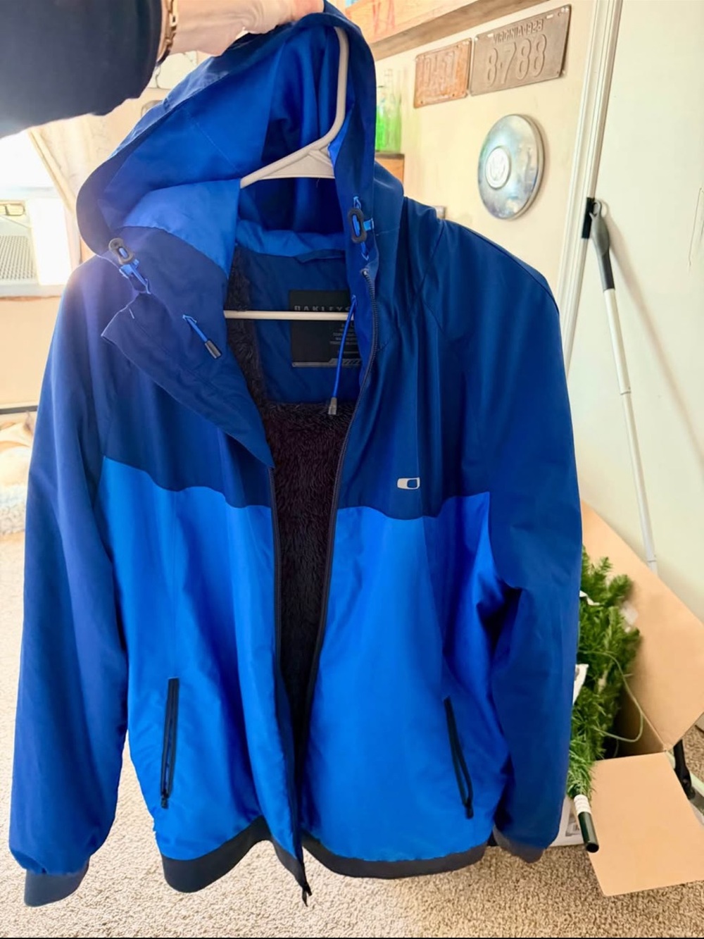Oakley Men's Blue Hooded Colorblock Jacket